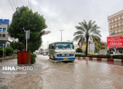 آبگرفتگی معابر و قطع برق در پی بارش شدید باران در بندرعباس